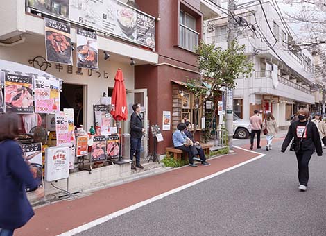 生ビールにラムステーキはいかがですか〜!
